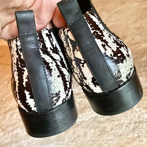 Pour La Victoire Two-Tone Ankle Booties - Picture 11 of 13